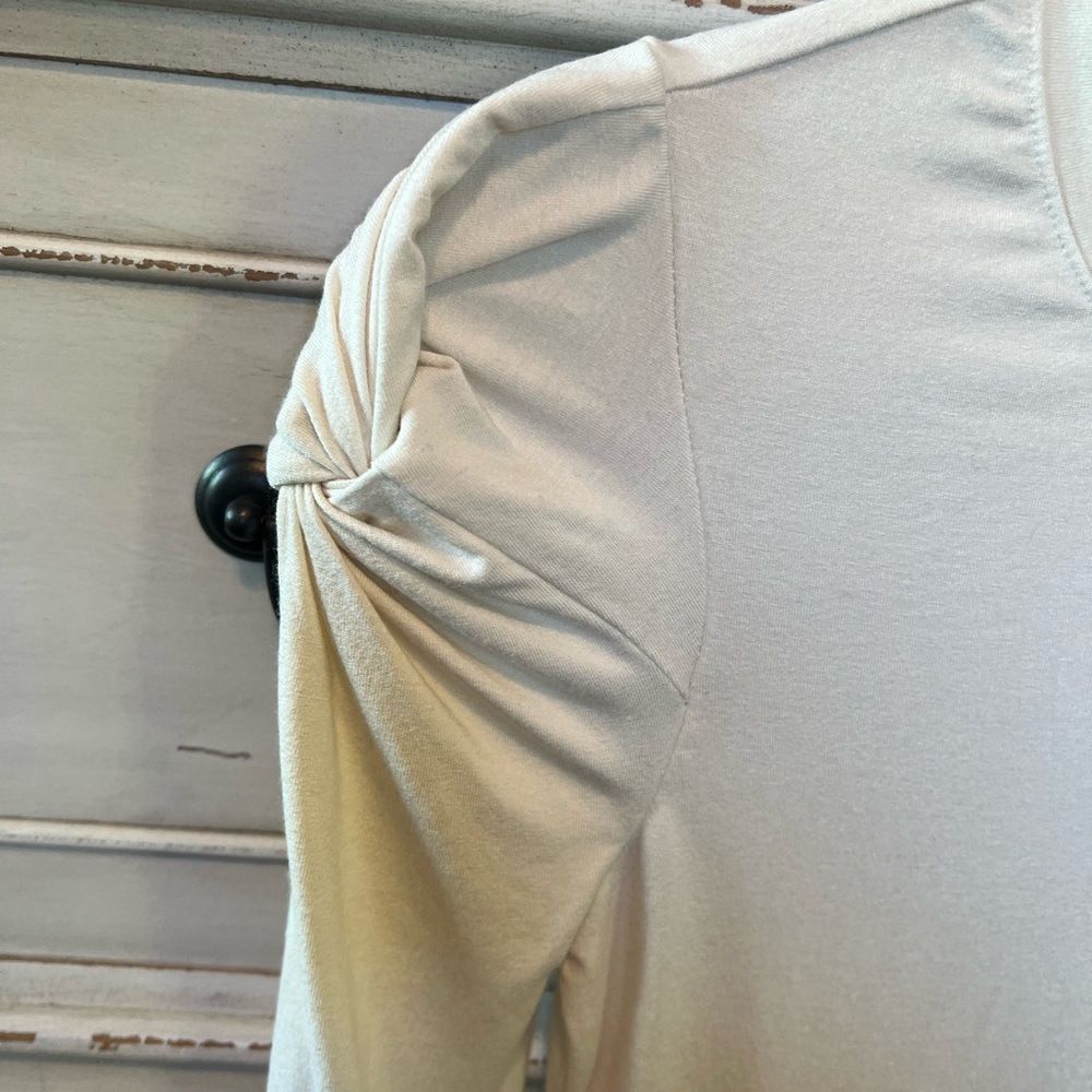 Frame Denim Twisted Sleeve Long Sleeve Top Off White. Size XS. - Picture 6 of 12